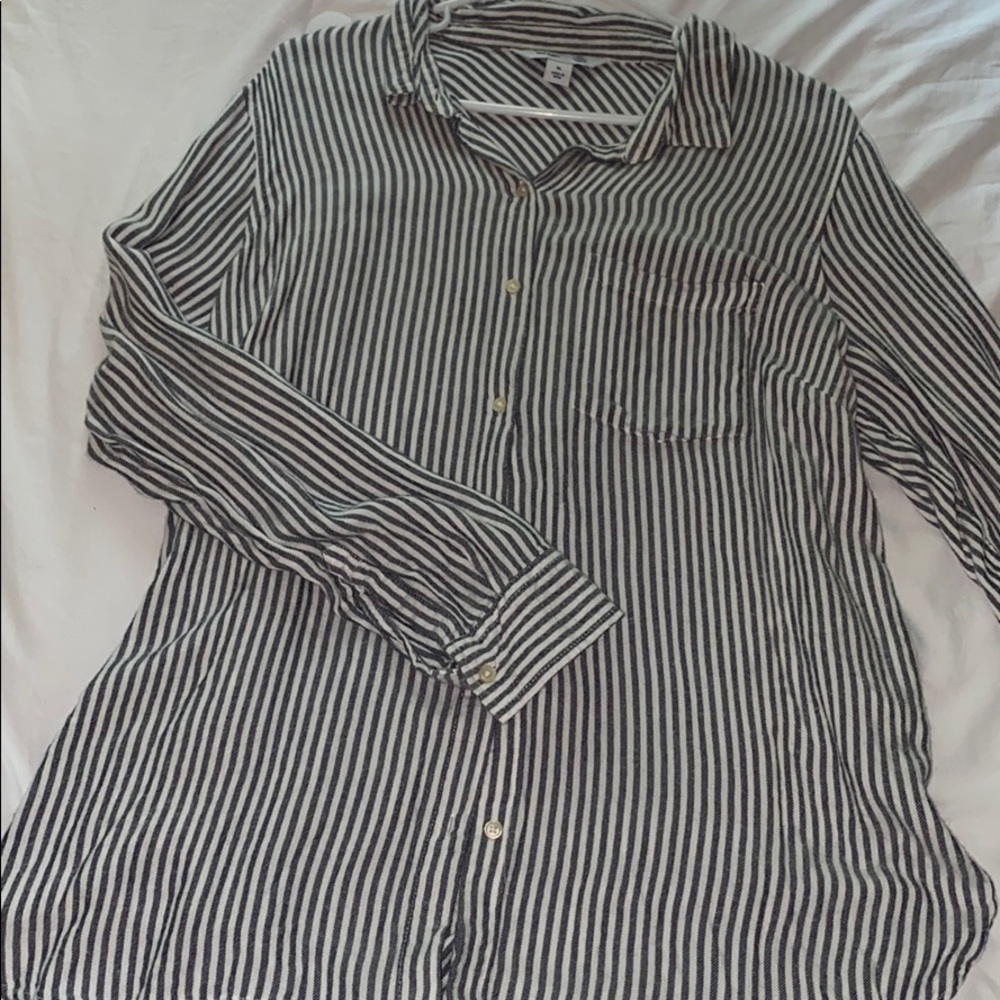 Grey/White Button Down Top